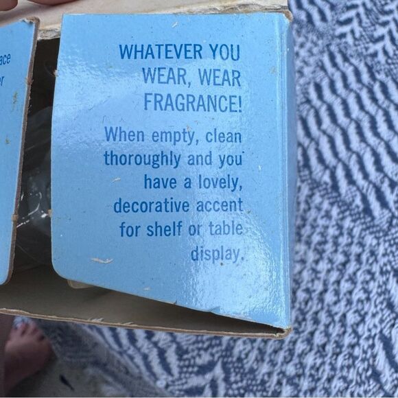 Avon Blue Dutch Girl Figurine Box - Picture 8 of 8